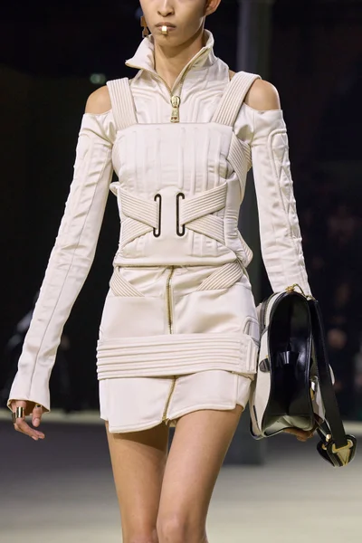Look 120